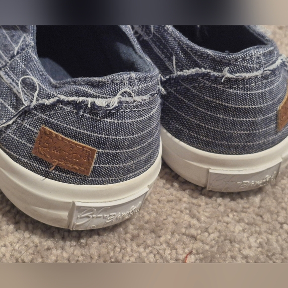 Blowfish Malibu | Distressed Slip-On Sneakers | Size 10 - Picture 4 of 5